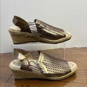 Earth Spirit Gold Wedge Sandals with Natural Jute Heel